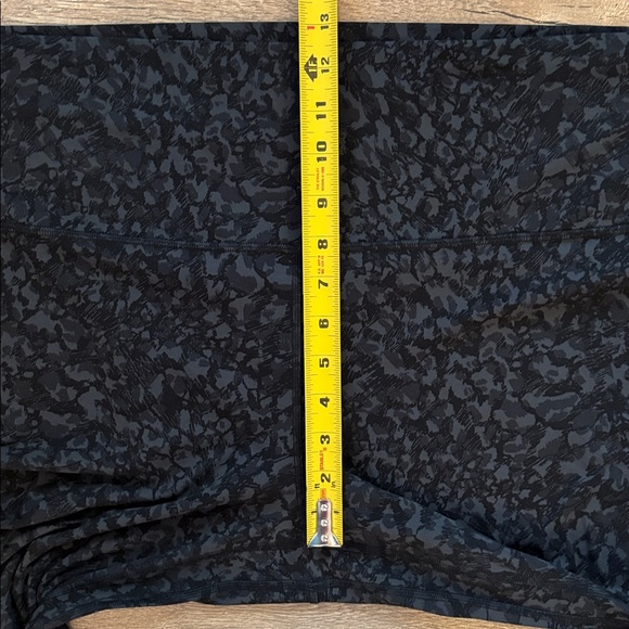 Lululemon Size 20 Black & Gray Align Leggings 24” - Picture 4 of 8